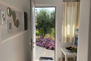 Interior - Paros Suite with Balcony & Parking (Paros)