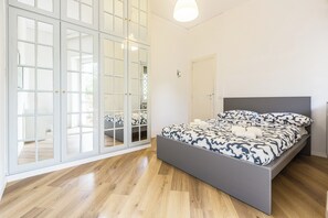 2 bedrooms, iron/ironing board, free WiFi, bed sheets - Cozy Gianicolo apartment 2 steps from San Pietro (Roma)