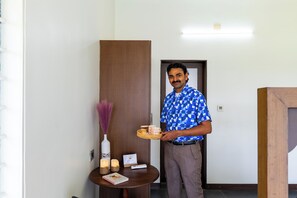 Deluxe Villa | Interior - Alaya Stays Glass River 4 BHK Villa (Aluva)