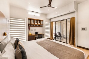 Deluxe Villa - Alaya Stays Glass River 4 BHK Villa (Aluva)