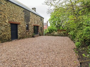 Exterior - THE SECRET GARDEN, pet friendly, country holiday cottage in Narberth (Narberth)