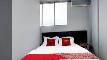 WiFi (free), bed sheets