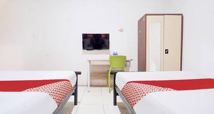 Luxury Twin Stay with Free WiFi and Parking