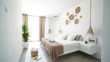 Iron/ironing board, travel crib, internet, bed sheets