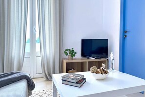 Smart TV - Blue Marsis Apt Paros Escape (Paros)