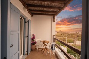 Property grounds - 3-Bed Home in Ano Mera (ano mera)