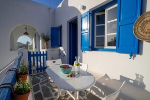 Outdoor dining - Ornos Home with Sea View (ornos)