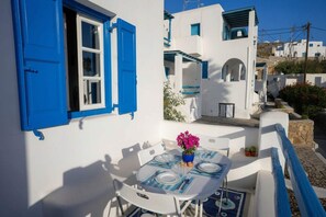 Outdoor dining - Ornos Home with Sea View (ornos)
