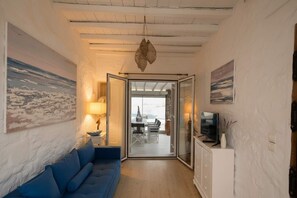 Smart TV - Kanalia Home with Panoramic Views (Mikonos)