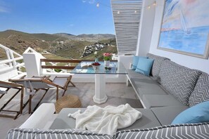 Smart TV - Panormos Retreat with Pool (Mikonos)