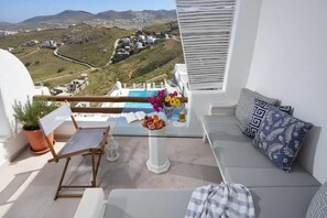 Property grounds - Panormos Retreat with Pool (Mikonos)