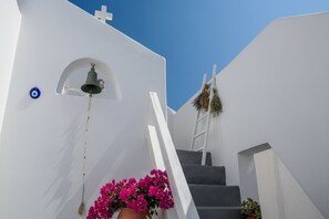Property grounds - Grand Village Stay for Seven (Emporeio)