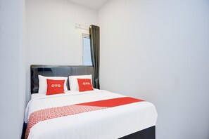 Unclassified image, 3 of 13, button - Cozy Double Escape W/ Free WiFi and Parking (Medan)
