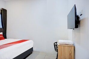Unclassified image, 5 of 13, button - Cozy Double Escape W/ Free WiFi and Parking (Medan)