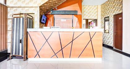 Luxury Twin Stay with Free WiFi and Parking