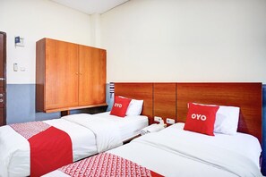 Bedroom - Luxury Twin Stay with Free WiFi and Parking (Medan)