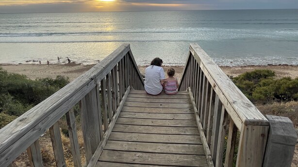 A wooden boardwalk leading to a beach with a sunset in the background. - Beach and Winery getaway. The perfect base for a family holiday. Pet friendly (Seaford)