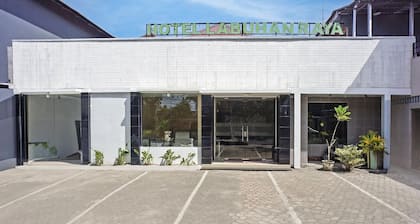 Luxury Twin Comfort Stay W/ Free Parking and Pool