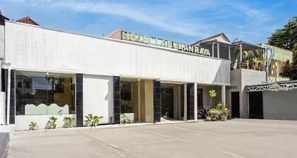 Luxury Twin Comfort Stay W/ Free Parking and Pool