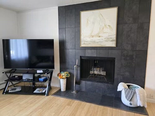 Eagle Nest/Fireplace/Peaceful/Sleeps 12