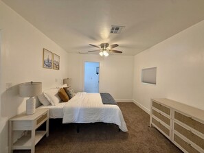 3 bedrooms, WiFi, bed sheets - Your Home Base in Safford  Comfort + Convenience (Safford)
