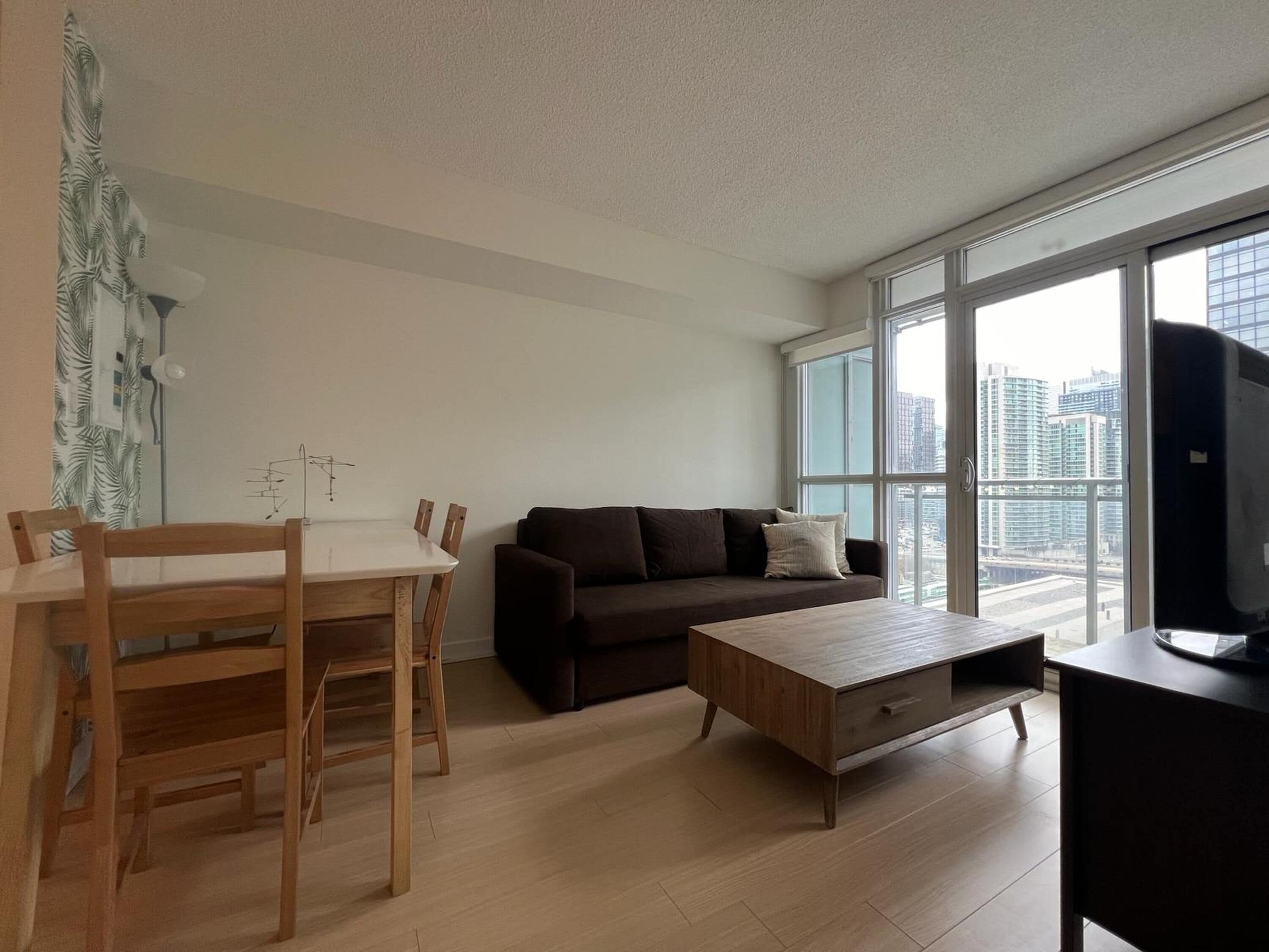 Panoramic Suite, 1 Queen Bed with Sofa bed | Living area | 55-inch TV with digital channels