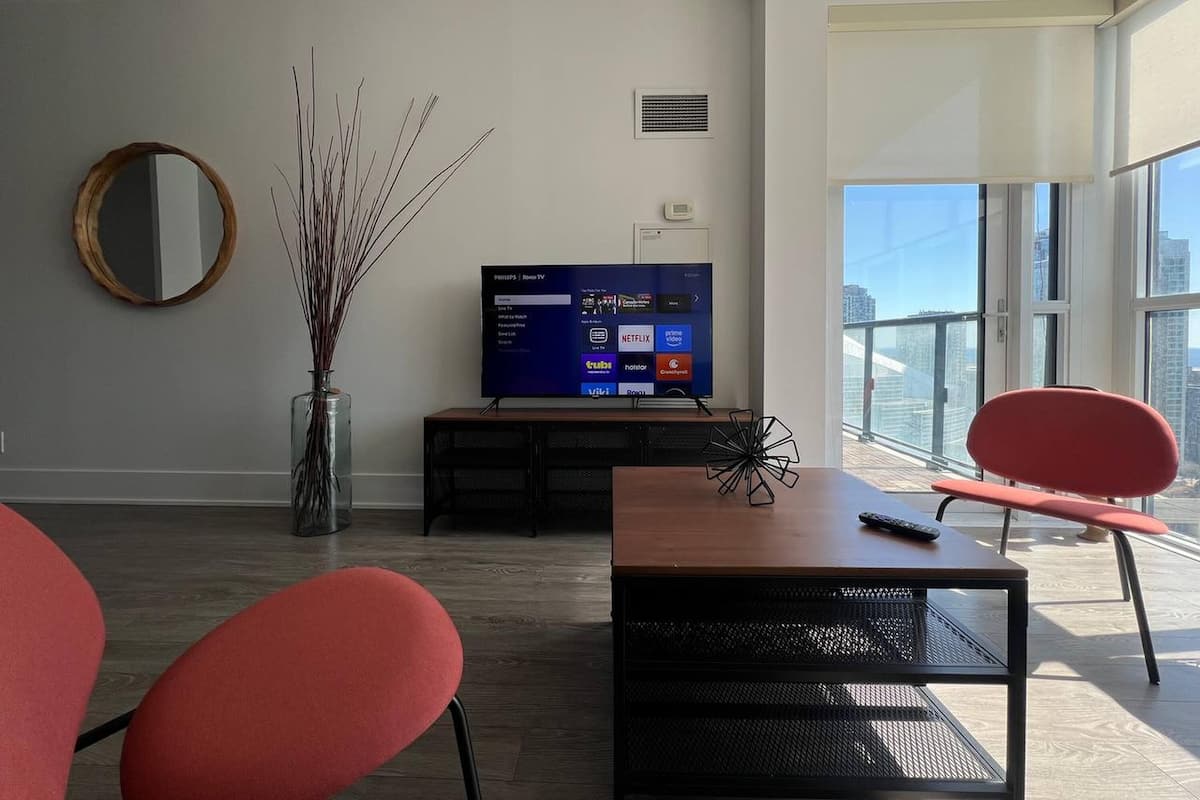 Deluxe Suite, Multiple Beds, Non Smoking, City View | Living area