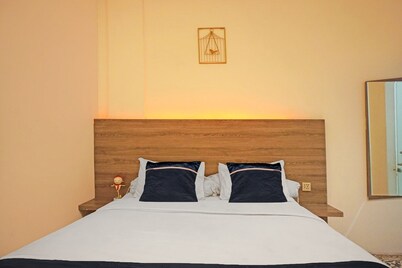 Cozy Double Escape W/ Free WiFi and Parking