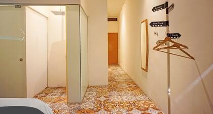 Stylish DBL Suite Escape W/ Free WiFi and Parking