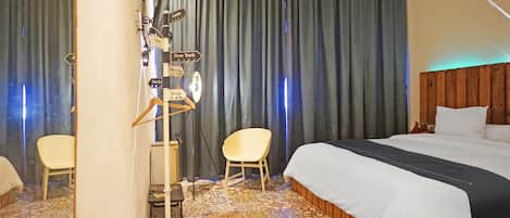 1 bedroom, desk, free WiFi, bed sheets