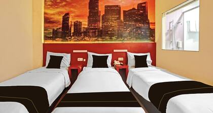 Luxury Triple Suite W/ Free WiFi and Parking