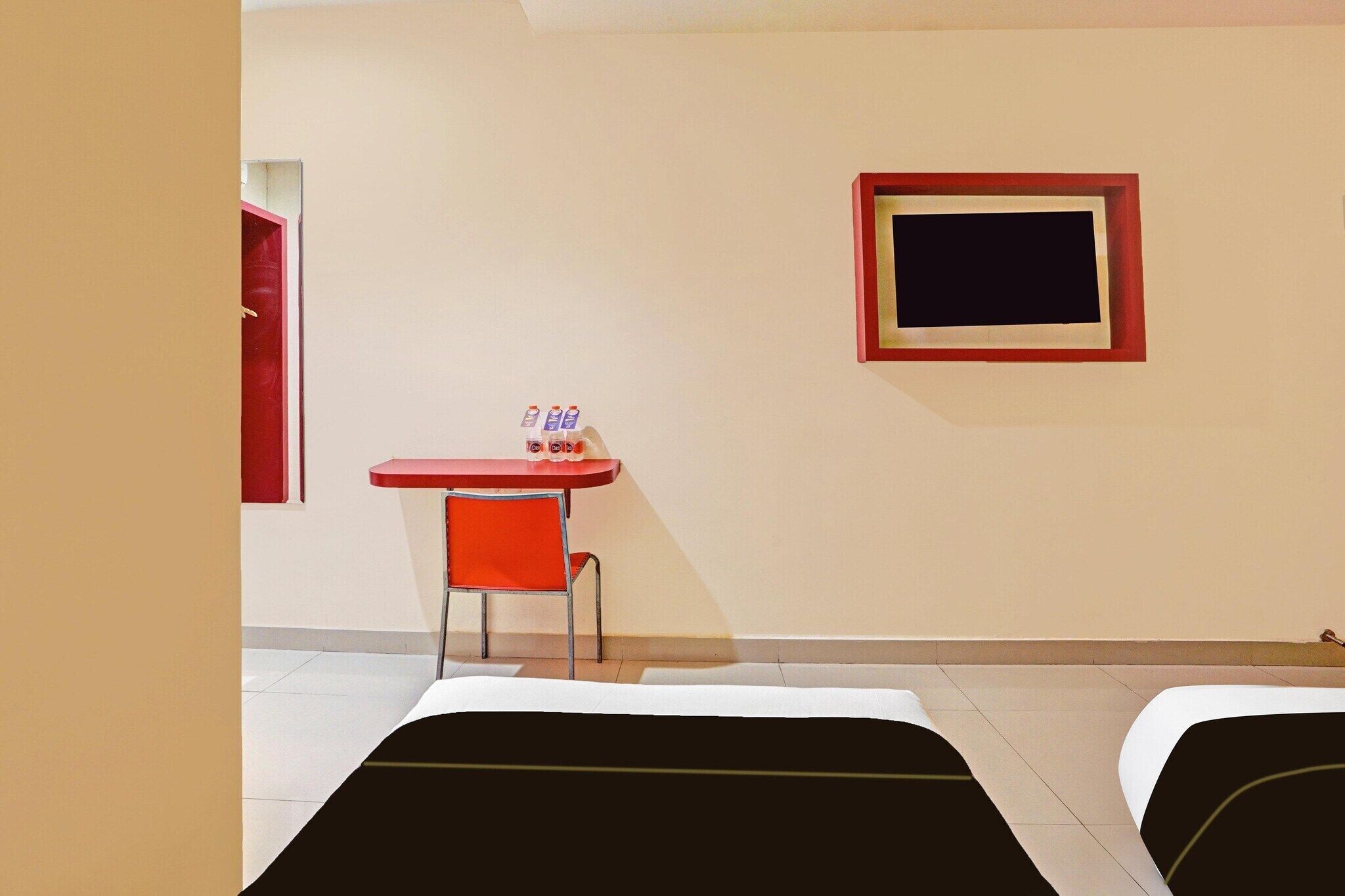 1 bedroom, desk, free WiFi, bed sheets