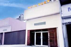 Exterior - Luxury Deluxe DBL Retreat W/ Free WiFi and Parking (Medan)