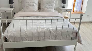 2 bedrooms, WiFi, bed sheets