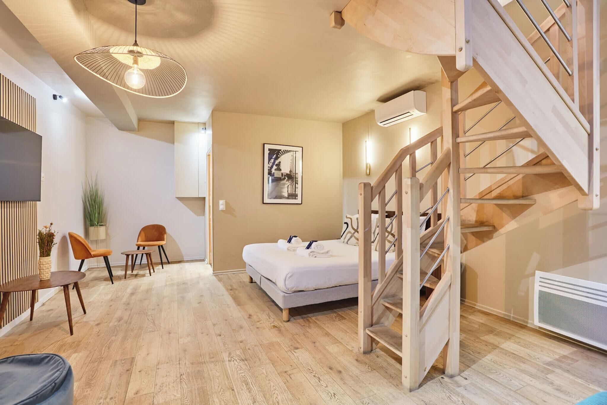 Iron/ironing board, internet, bed sheets