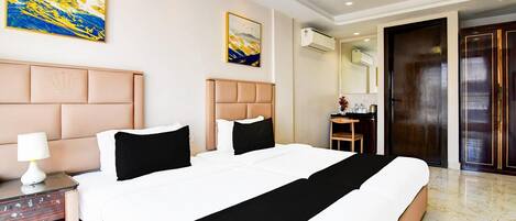 1 bedroom, desk, free WiFi, bed sheets