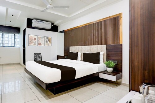 Super Hotel O Nana Chiloda Near Airport