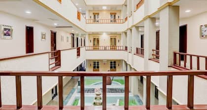 Palette Anand Hotel La Casa Inn