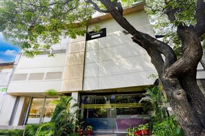 Exterior - Super Townhouse Andheri Sakinaka Metro (Mumbai)