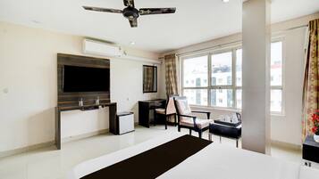 1 bedroom, desk, free WiFi, bed sheets