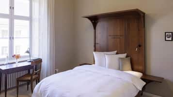 Chambre double, vue sur la cour intérieure