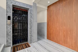 Interior - Super Collection O Tollygunge Metro (Kolkata)