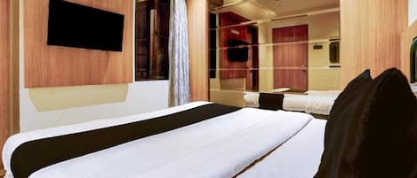 1 bedroom, desk, bed sheets