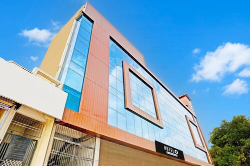 DeluxeHotel O Raipur