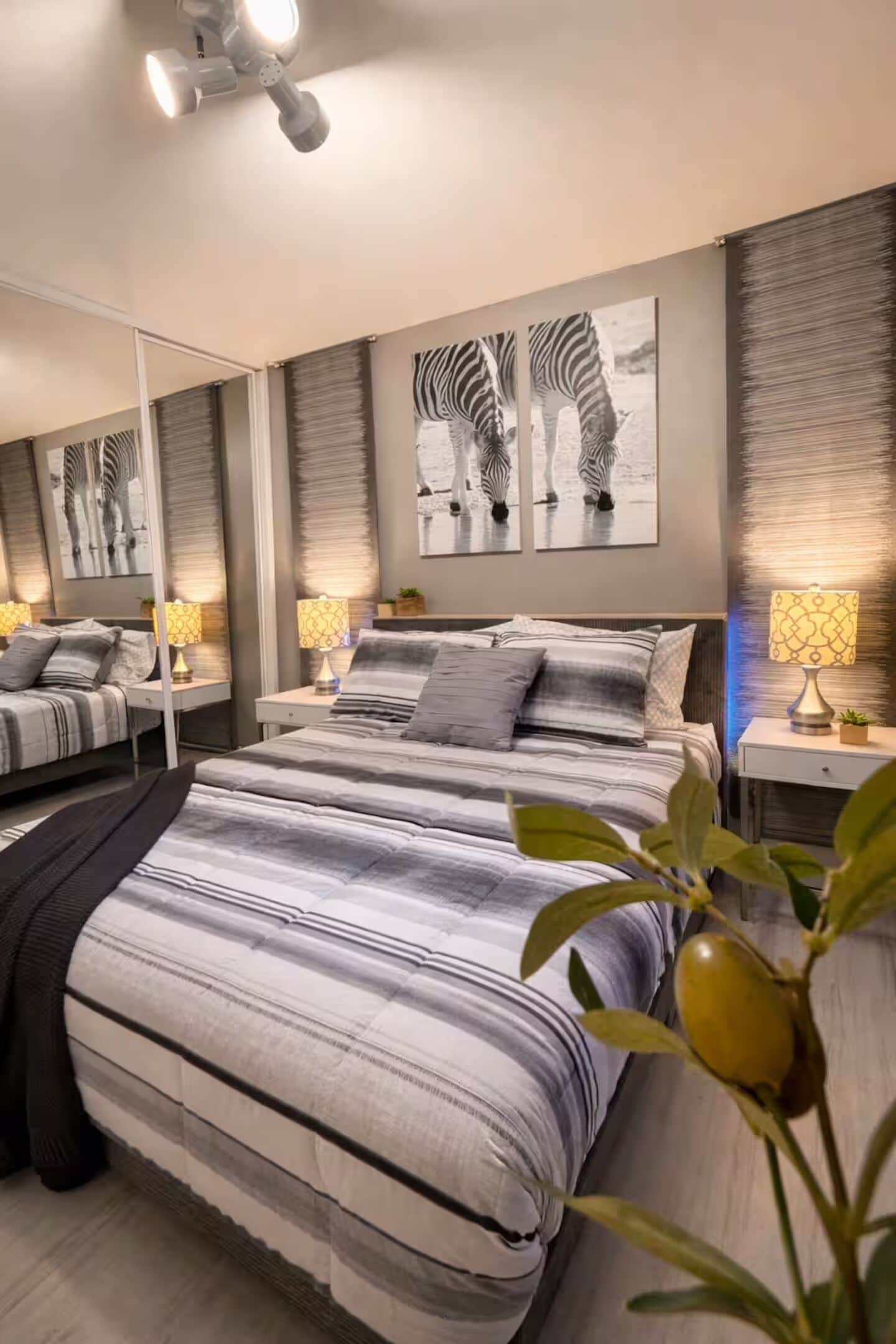 4 bedrooms, iron/ironing board, WiFi, bed sheets