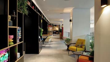 Lobby-Lounge