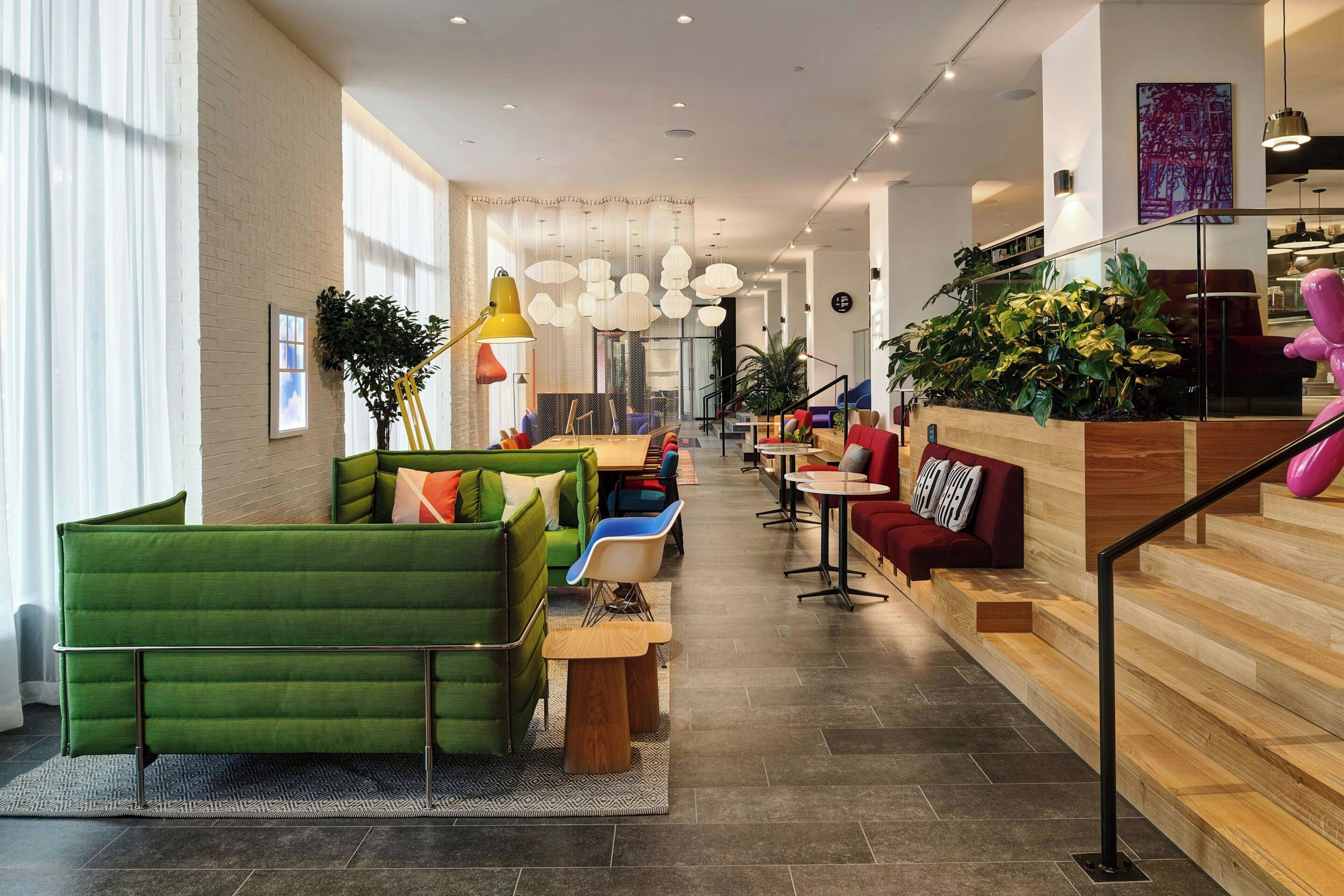 Lobby lounge