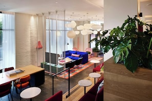 Lobby lounge