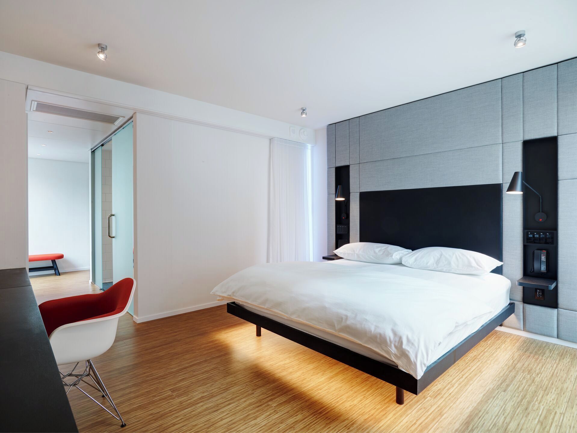 Room, 1 King Bed, Mobility Accessible