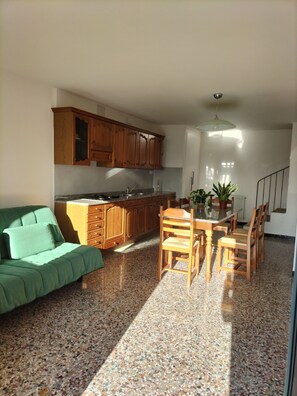 Interior - The Garden (Osigo)